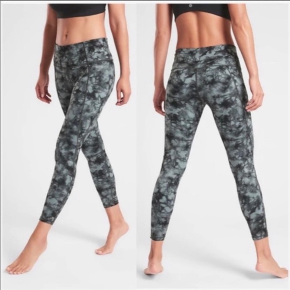 NEW! ATHLETA Salutation Tie Dye 7/8 Tights/Leggings Sz XS